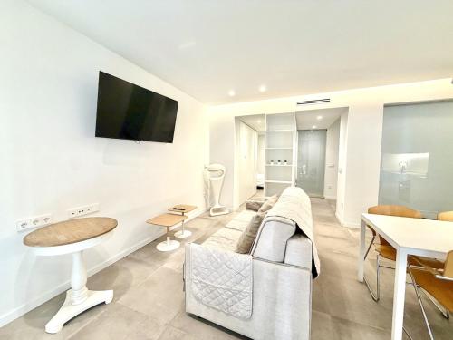 Spacious 2BR,2BA Near Nou Mestalla Valencia