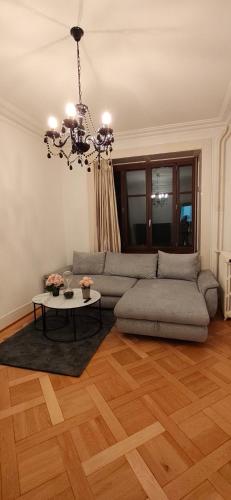 Grand appartement familial, proche ONU et gare, 3 chambres et canapé-lit