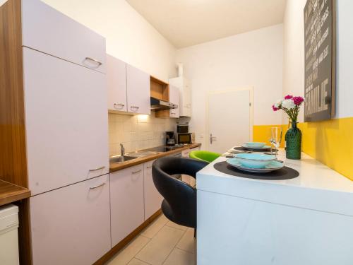 2 Bedroom Apartment for 6 near Augarten, Donaukanal & U2 Taborstraße