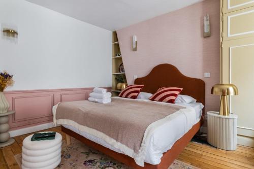 Elegant Paris 16 Studio Near Metro Modern