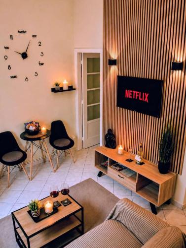 Cozy Attiki apartment by MPS