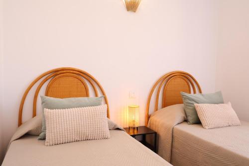 AE7 - Townhouse for 5 with Private Garage and Year-Round Pool - Terrace and AC