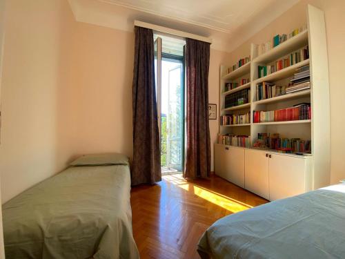 Luxurious and spacious central residence near the metro