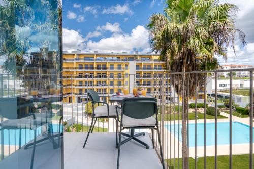 Horizon 304 1BR beachfront, pool