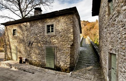 Το κτήριο όπου στεγάζεται  the country house