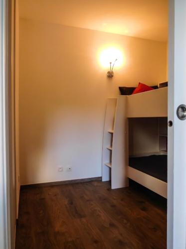 Cozy 1-Bedroom Chamonix Ski Retreat