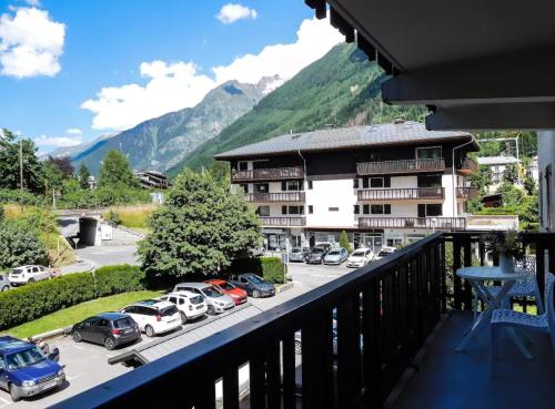 Cozy 1-Bedroom Chamonix Ski Retreat