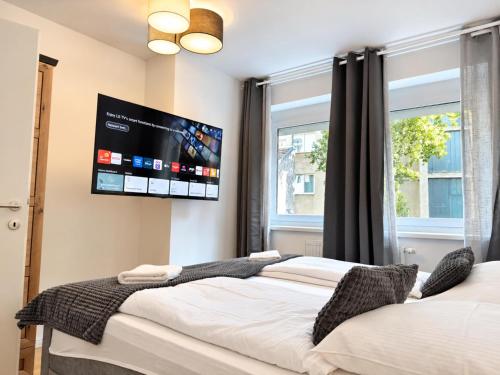 Modern 1BR & 1LR Apt, Terrace -9 Min to City Center