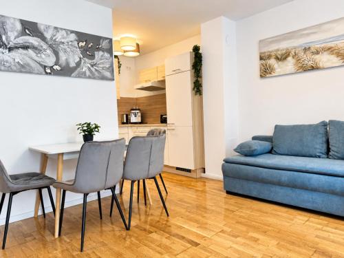 Modern 1BR & 1LR Apt, Terrace -9 Min to City Center