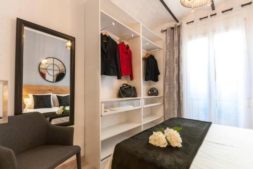 Quiet Central 2BR for 3