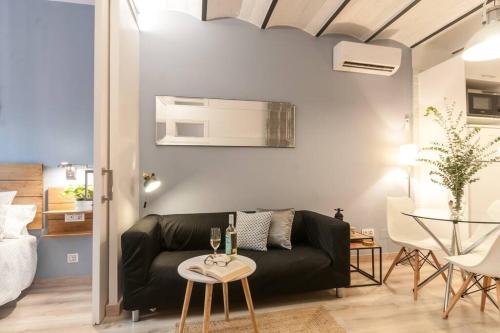Quiet Central 2BR for 3