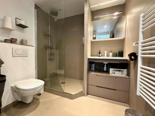 2 rooms garden view and AC up to 4p Maillot Étoile