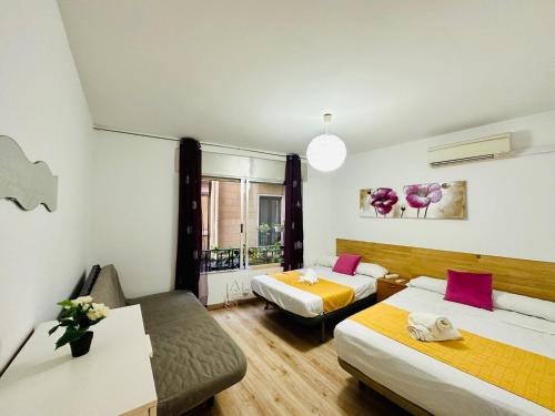 Rooms in Madrid Downtown