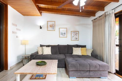 SUNSET LUXURY VILLA in PARQUE SANTIAGO 1
