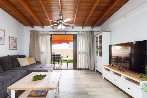SUNSET LUXURY VILLA in PARQUE SANTIAGO 1
