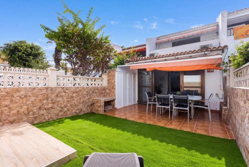 SUNSET LUXURY VILLA in PARQUE SANTIAGO 1