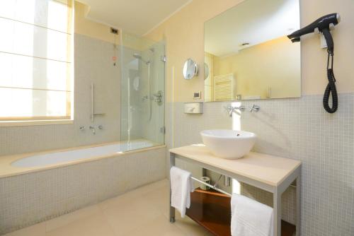 Koupelna v ubytování Hotel Igea