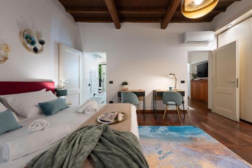 Keys of Italy - Palazzuolo 83 - Elegant Renewed 2BDR by the Station