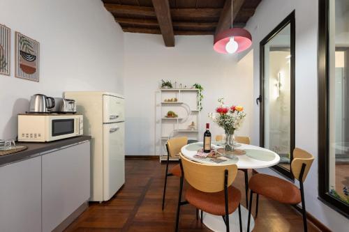 Keys of Italy - Palazzuolo 83 - Elegant Renewed 2BDR by the Station
