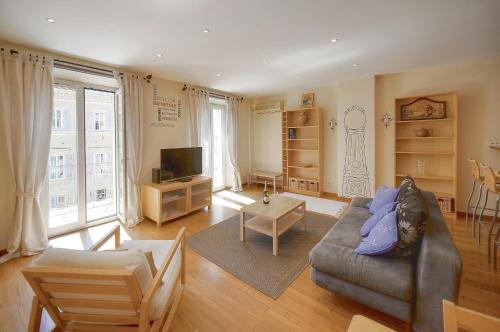 Spacieux 2 chambres BALCON, FELIX FAURE-COEUR DE CANNES A2B023