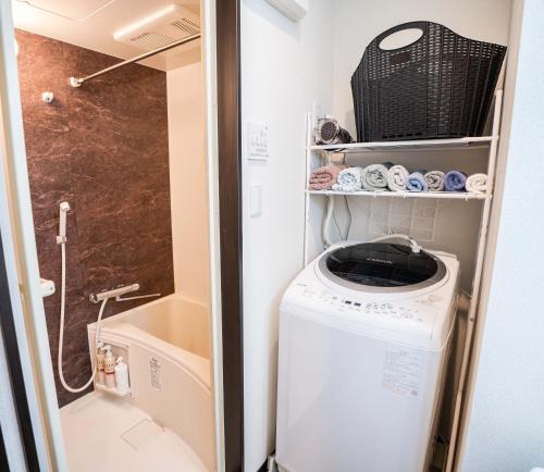 202Room,5-Minute Walk to Oshiage ,Private One-Bedroom Unit ,Near Tokyo Skytree ,Fully Equipped Kitchen & Bathroom ,Separate Wet and Dry Areas