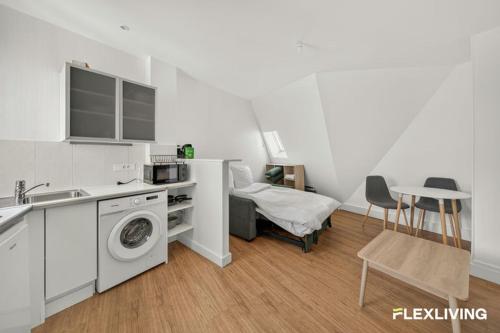 Spacious Studio in the Heart of Paris 2nd Arrondissement