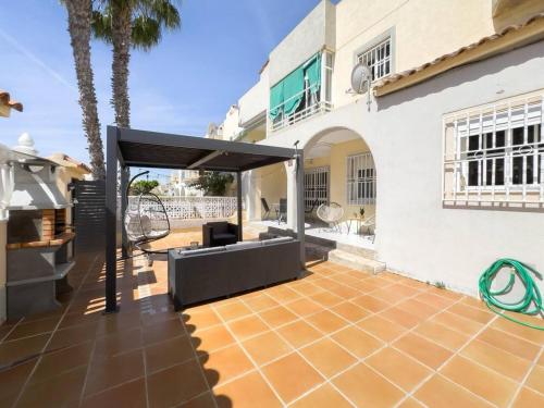 Casa Mar Torrevieja: Terraza, Piscina y Playa