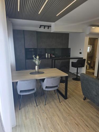 Nibela Apartments III