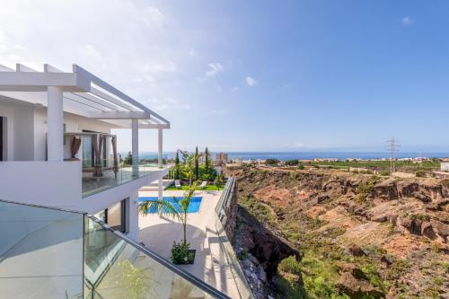 Luxury Villa Andrea - Seaviews - Panoramic Seaviews - Heated Private Pool