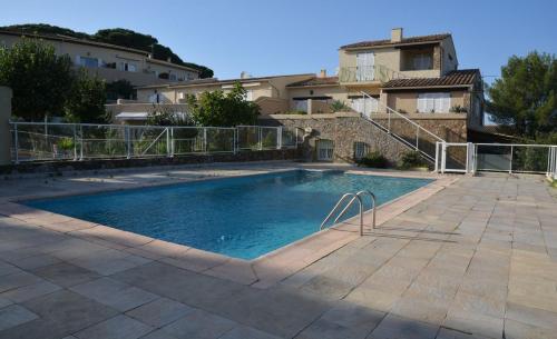 Joli studio classé 3étoiles avec terrasse, piscine, place de parking privée Le Mas Syana