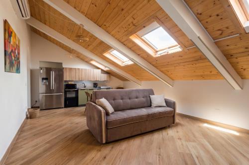 Garibaldi loft 02