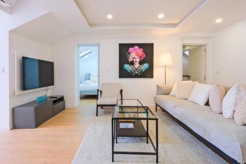Velvet Chiado 2BR Apartment