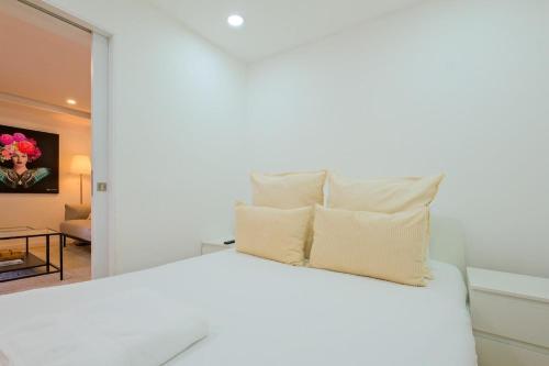 Velvet Chiado 2BR Apartment