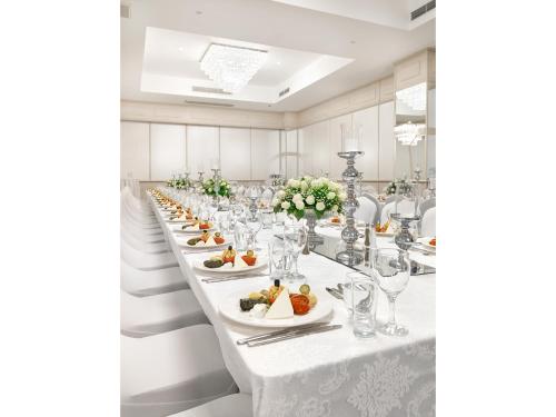 Makanan di atau berdekatan hotel