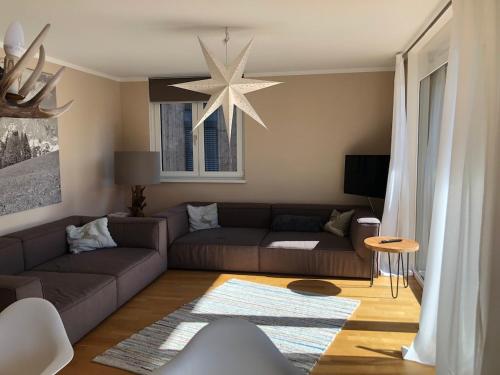 Sunny apartment with balcony and mountain views