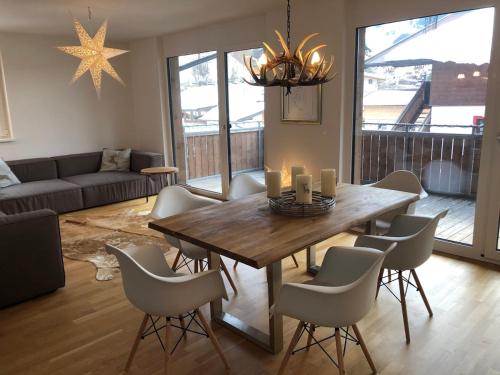 Sunny apartment with balcony and mountain views