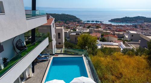 Villa Lea 5-bedroom villa with private pool and amazing views of city and sea
