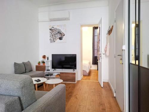 Stylish apartment in the Old Town, with AC.