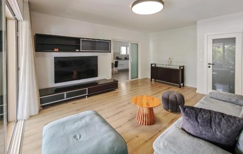 Luxurious Home In Kastel Stafilic