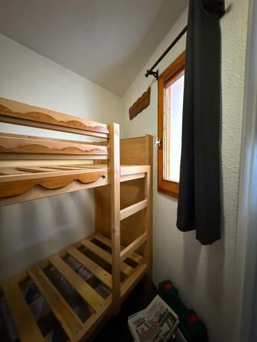 Residence Cheval Blanc, Ski In-Out with WiFi in Val Thorens, "V24" by Versant Collection