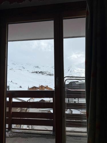Residence Cheval Blanc, Ski In-Out with WiFi in Val Thorens, "V24" by Versant Collection