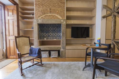 Rustic Flat at Lisbon's Heart