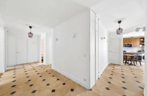 Élégant appartement typique Parisien haussmannien de 106 m2 Bassin de la Villette
