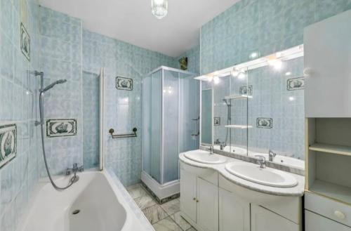 Élégant appartement typique Parisien haussmannien de 106 m2 Bassin de la Villette