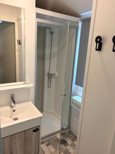 6-person mobile home - 4-star campsite - Direct beach access