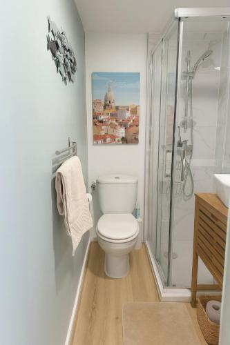 Lisbon heart, Alfama – Next to Feira da Ladra