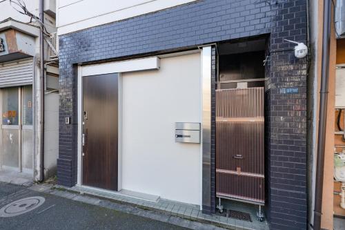 7 Min Walk Near Asakusa Ueno and Akihabara 3BR House for 14 Guests