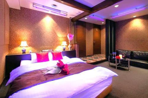 HOTEL SWING - Couple's Hotel
