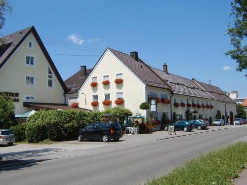 Gallery image of Hotel-Gasthof Zur Rose in Weißenhorn
