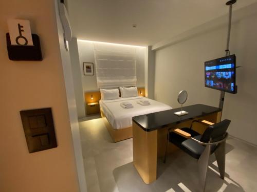 Athens Suite 101